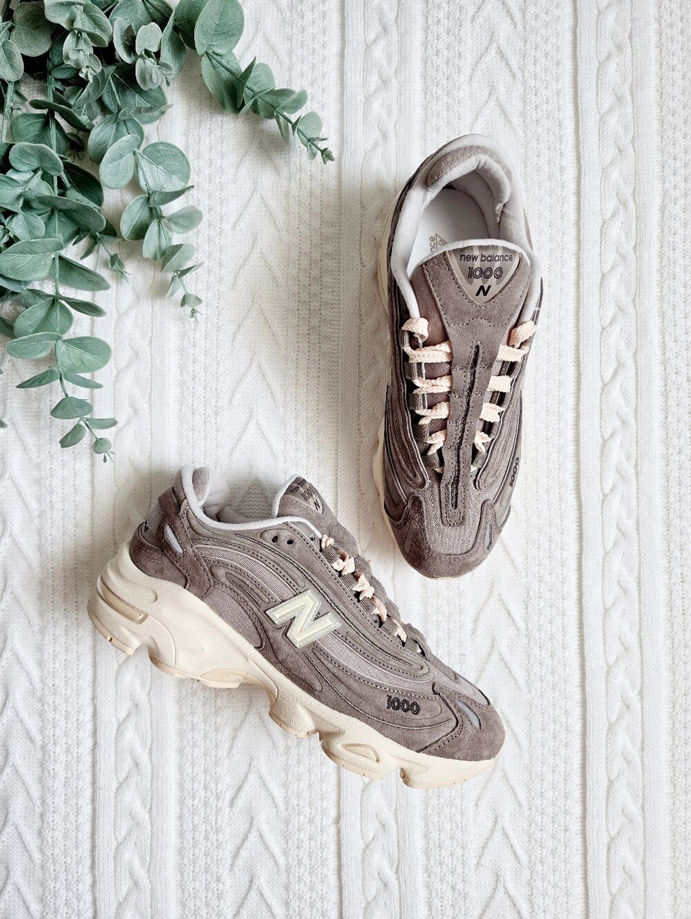 New Balance 1000 Sneakers Mushroom Suede Athletic Trainers Unisex 7/8.5 NEW